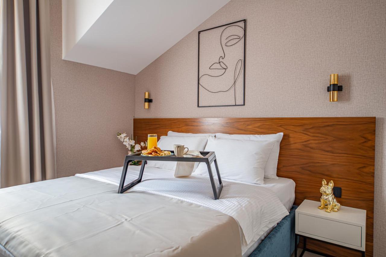 Enyana Luxury Suites 코토르 외부 사진