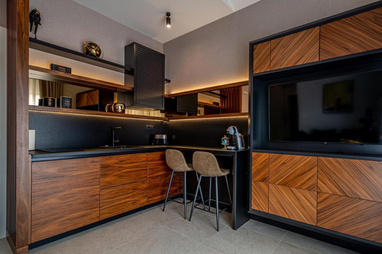 Enyana Luxury Suites 코토르 외부 사진