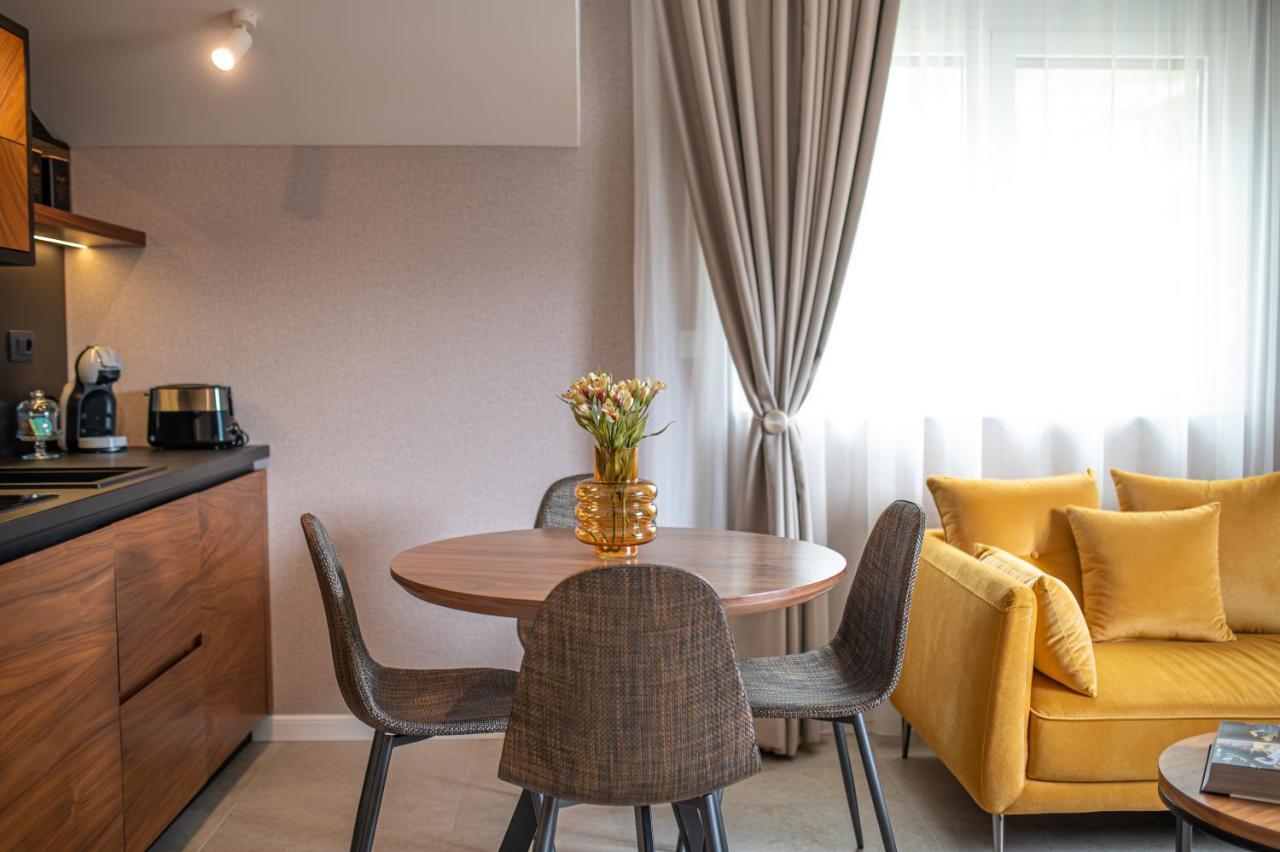 Enyana Luxury Suites 코토르 외부 사진