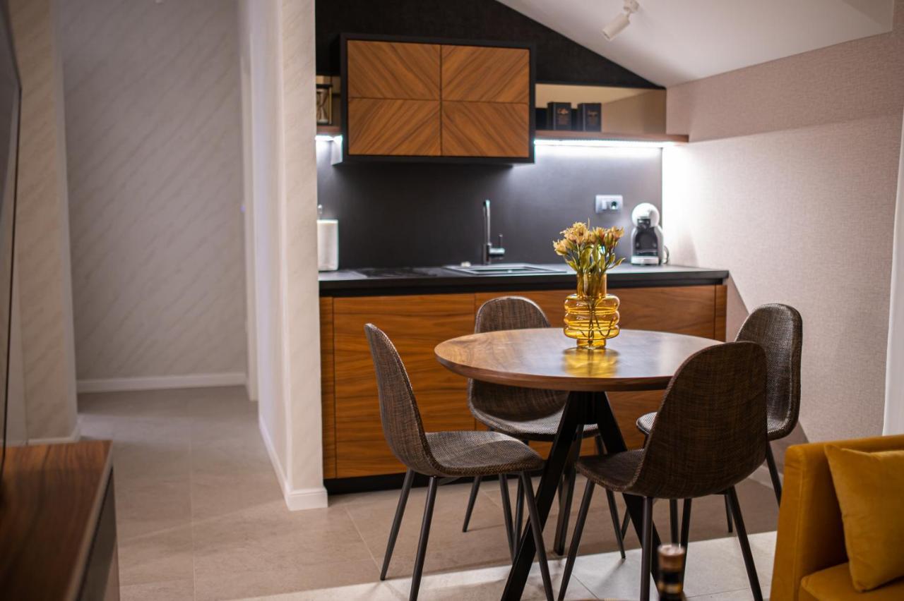 Enyana Luxury Suites 코토르 외부 사진
