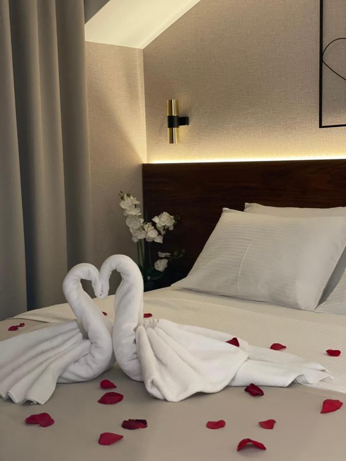 Enyana Luxury Suites 코토르 외부 사진